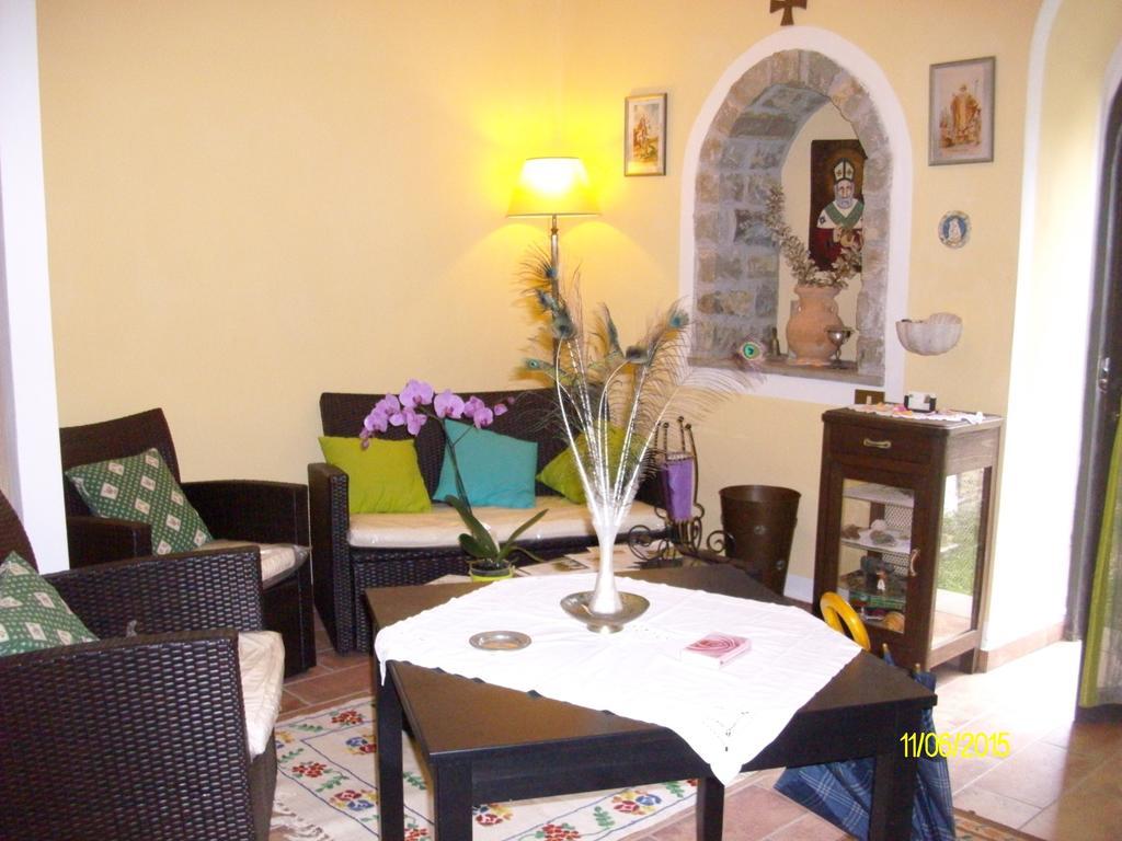 B&B San Nicola Serramazzoni Exterior foto