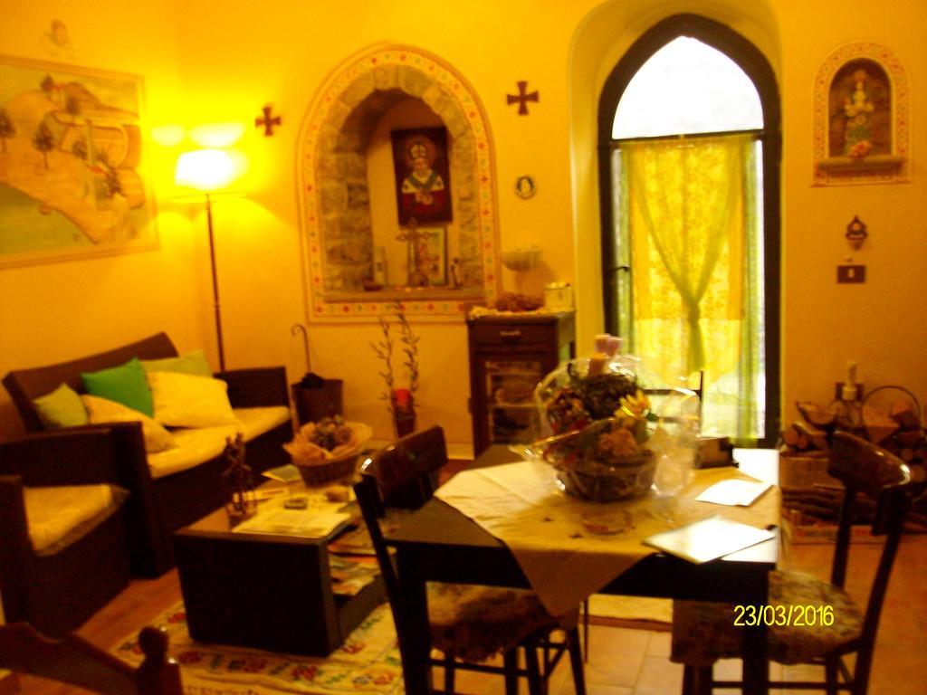B&B San Nicola Serramazzoni Exterior foto